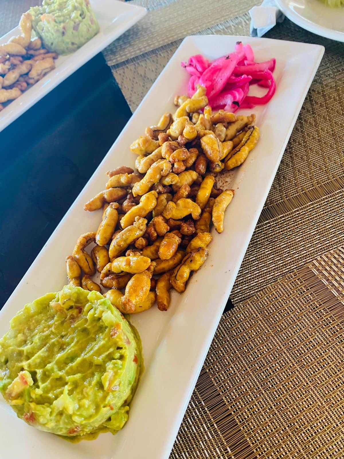 Hueva de topota con guacamole